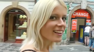 Private tour in Prague with a stunning blonde