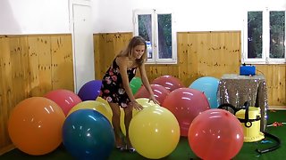 Italoon - Irisha heel-popping many balloons